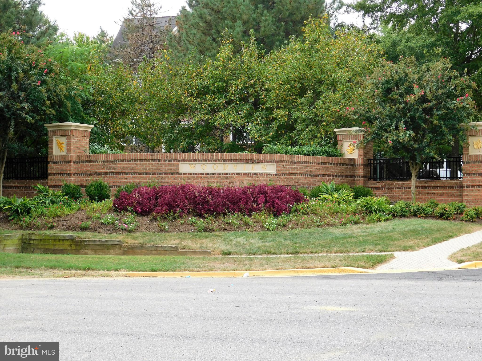 WOODVIEW VILLAGE WEST - Residential