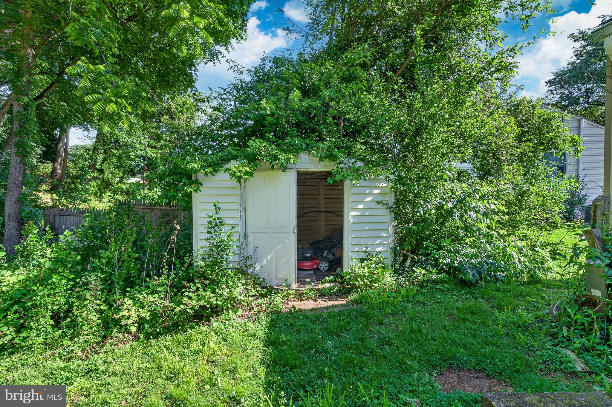 PAOLI GARDENS - Residential