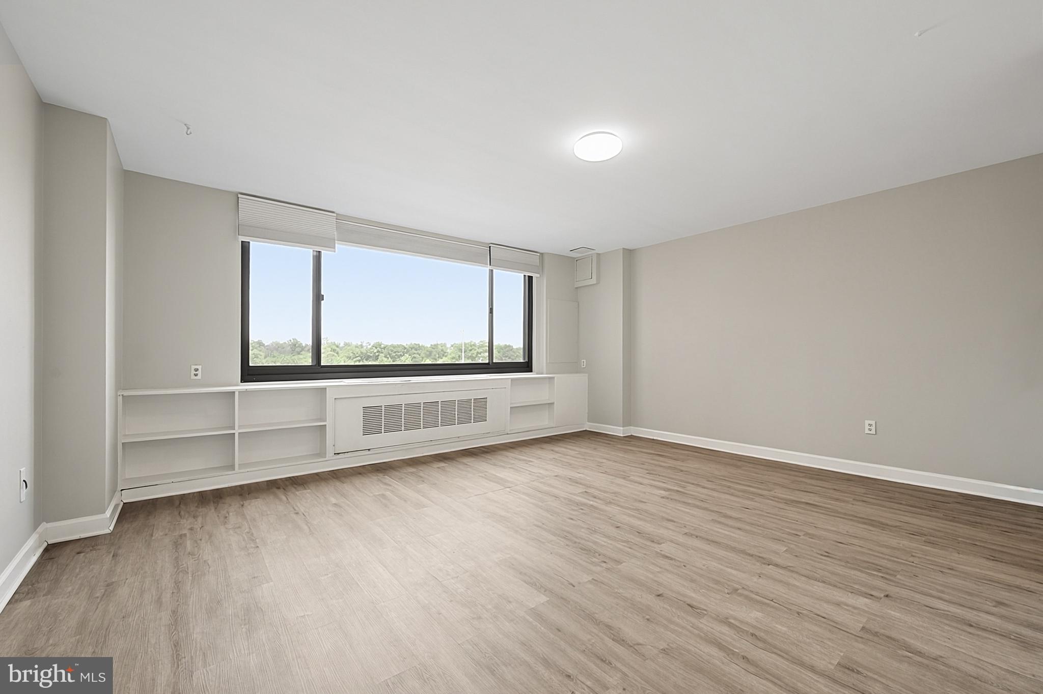 RIVER PLACE - Residential