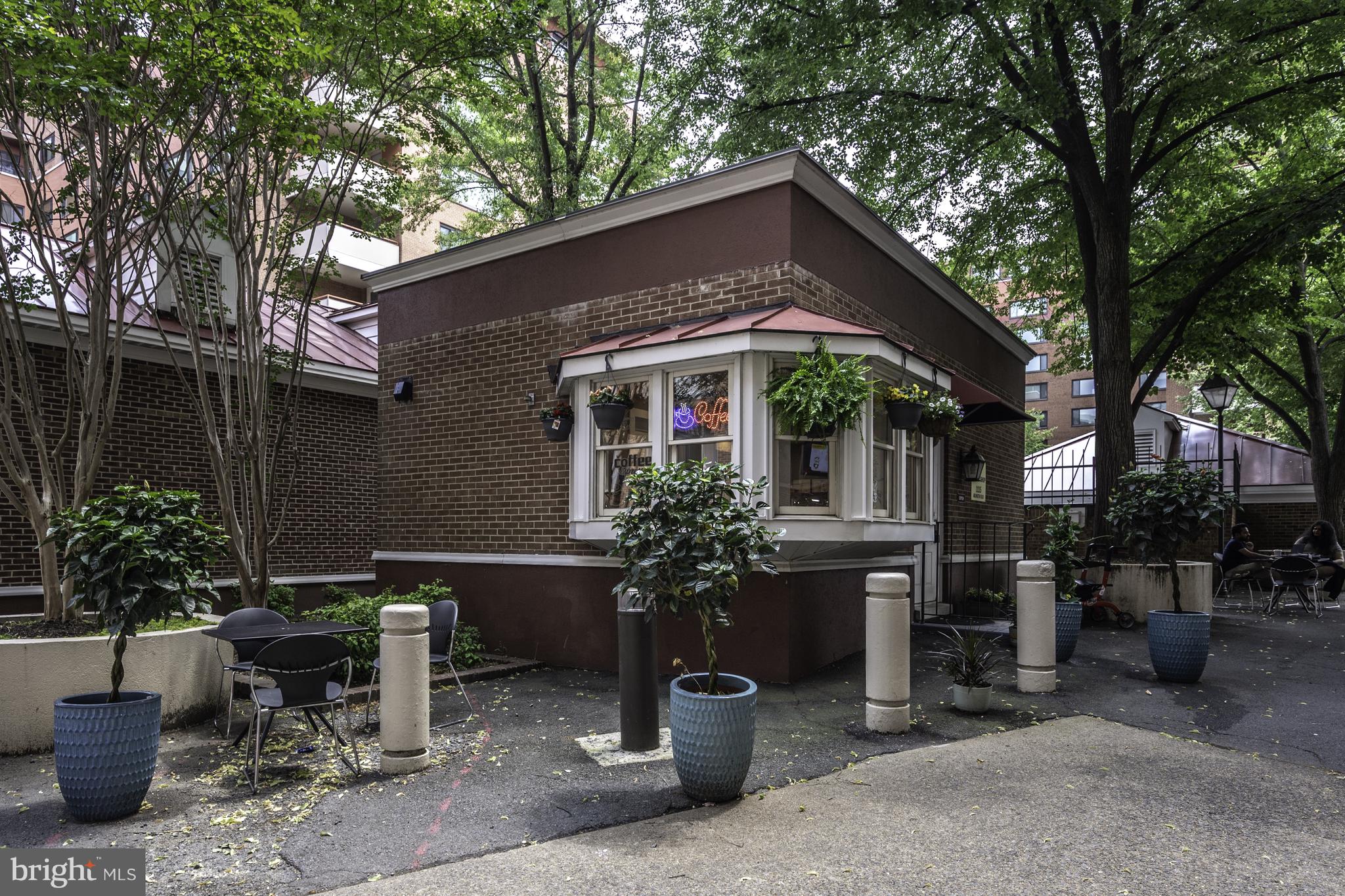 RIVER PLACE - Residential