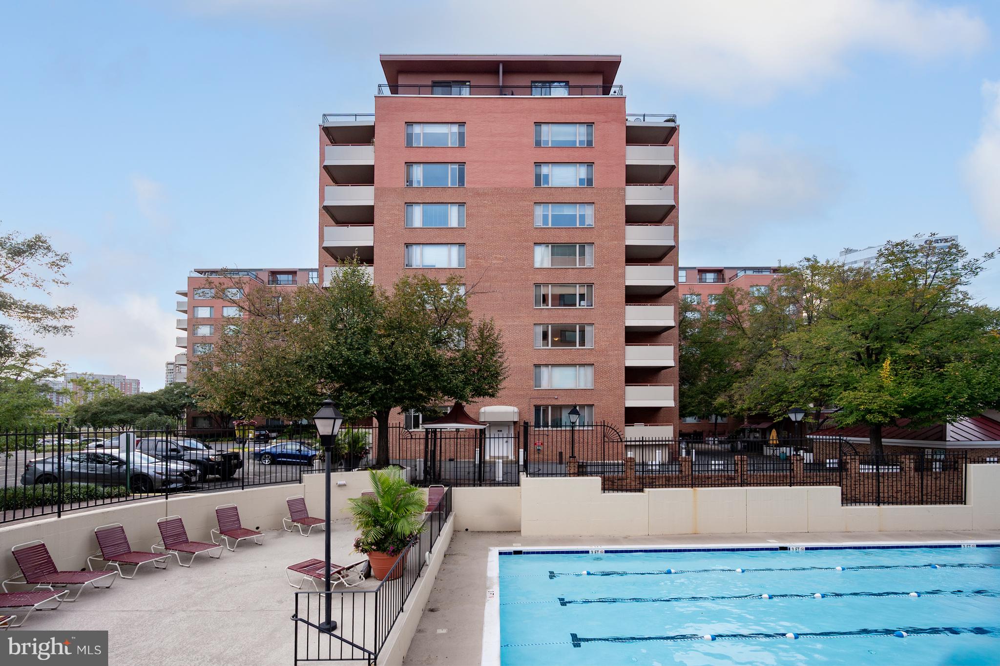 RIVER PLACE - Residential