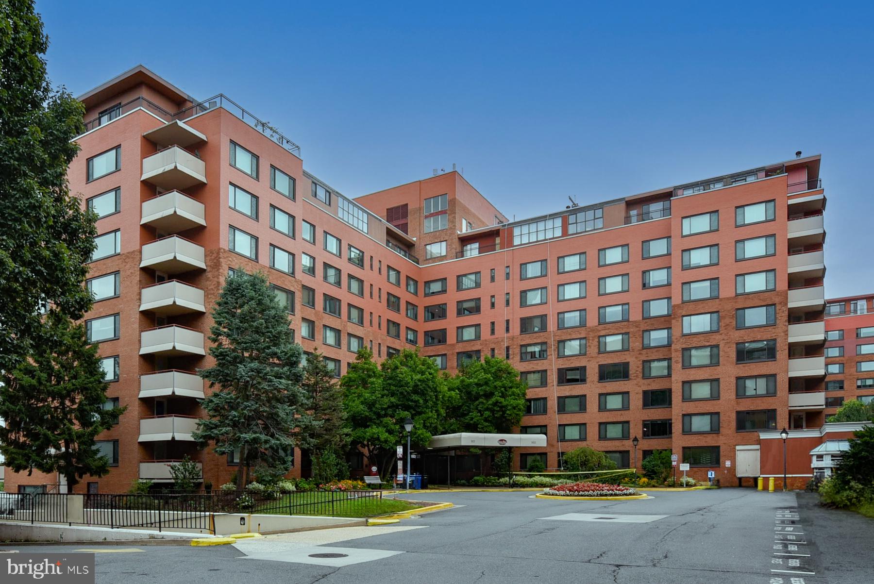 RIVER PLACE - Residential