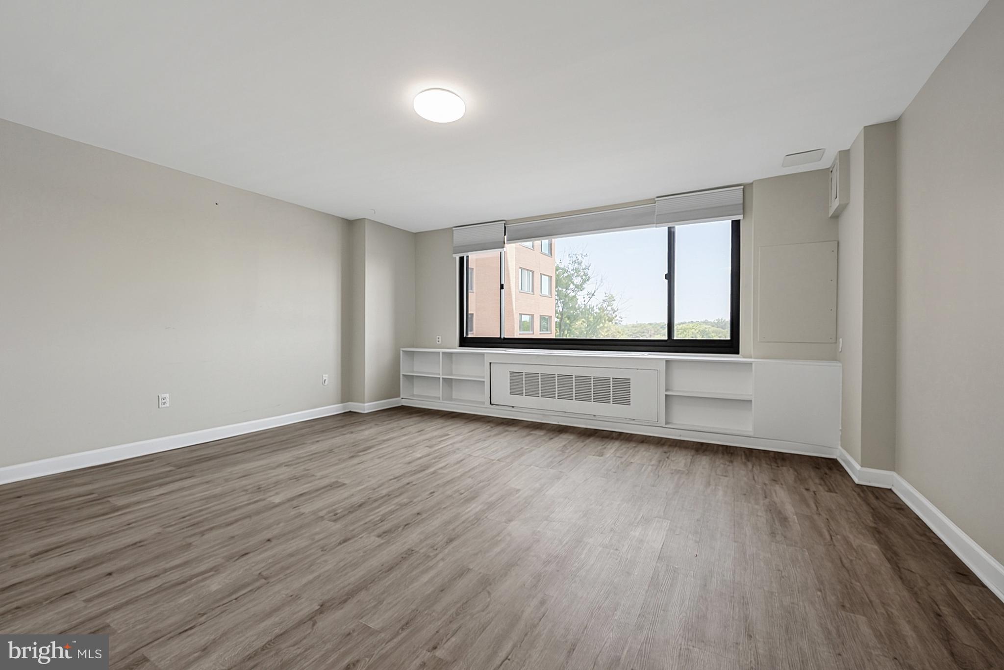 RIVER PLACE - Residential