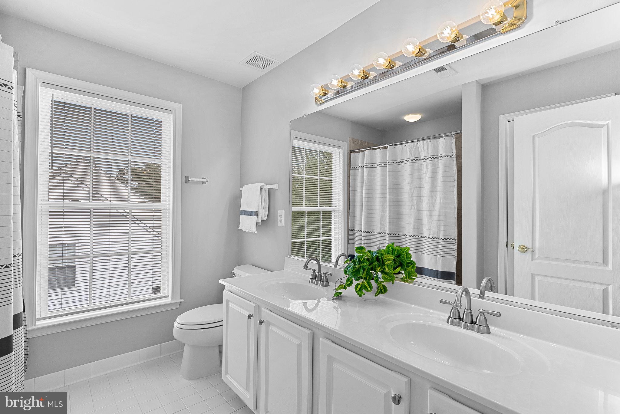 BROADLANDS - Residential
