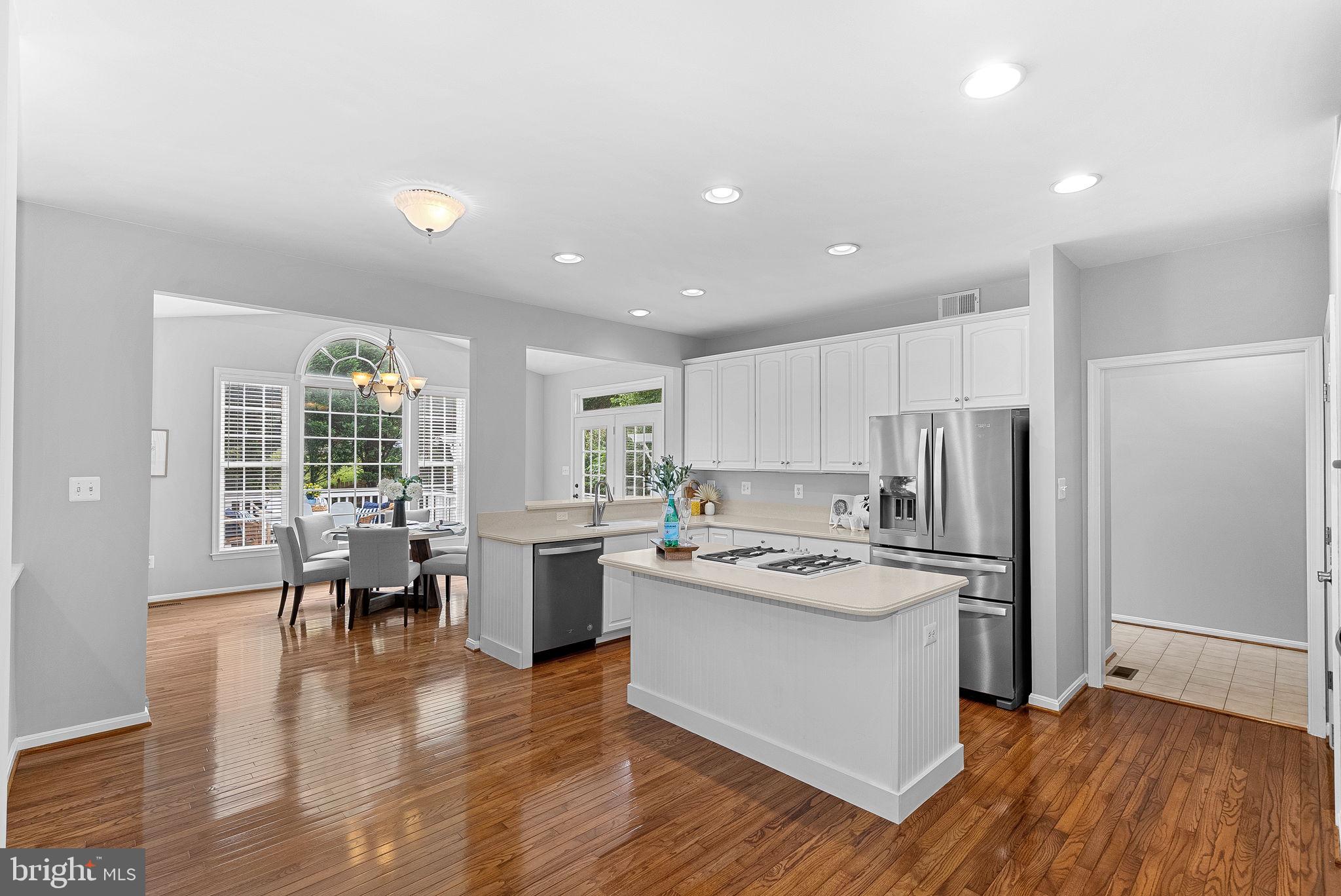 BROADLANDS - Residential