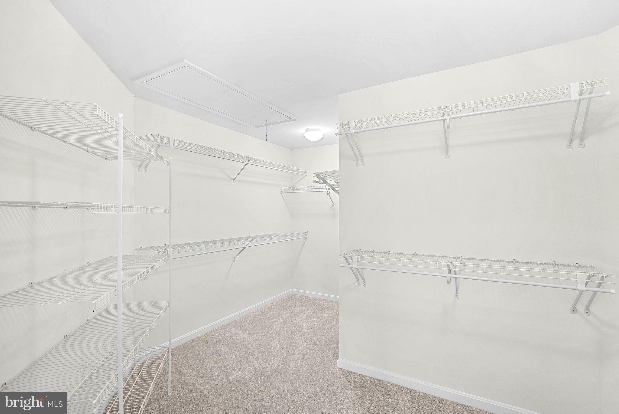 BROADLANDS - Residential