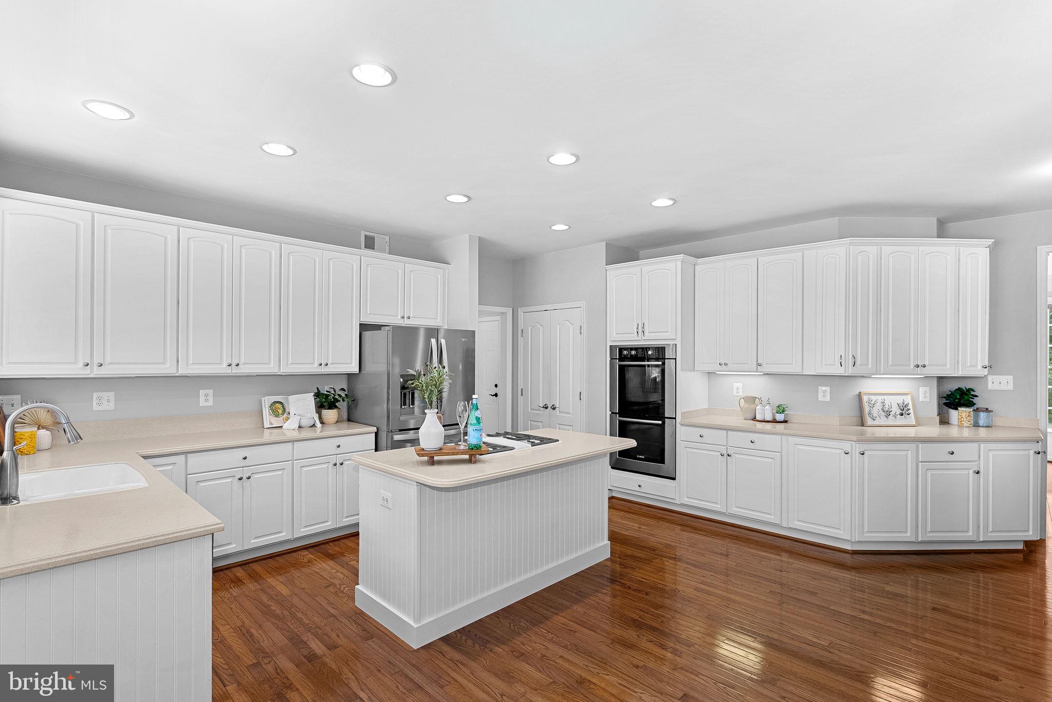 BROADLANDS - Residential