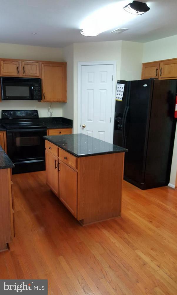 SOMERSET SUB - Residential Lease