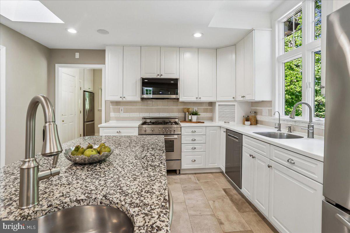 ROLLINGWOOD - Residential