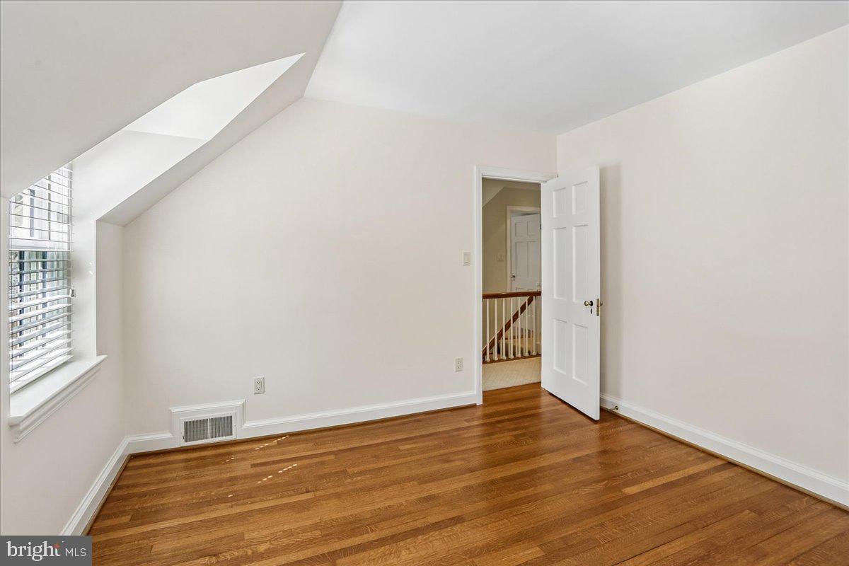 ROLLINGWOOD - Residential