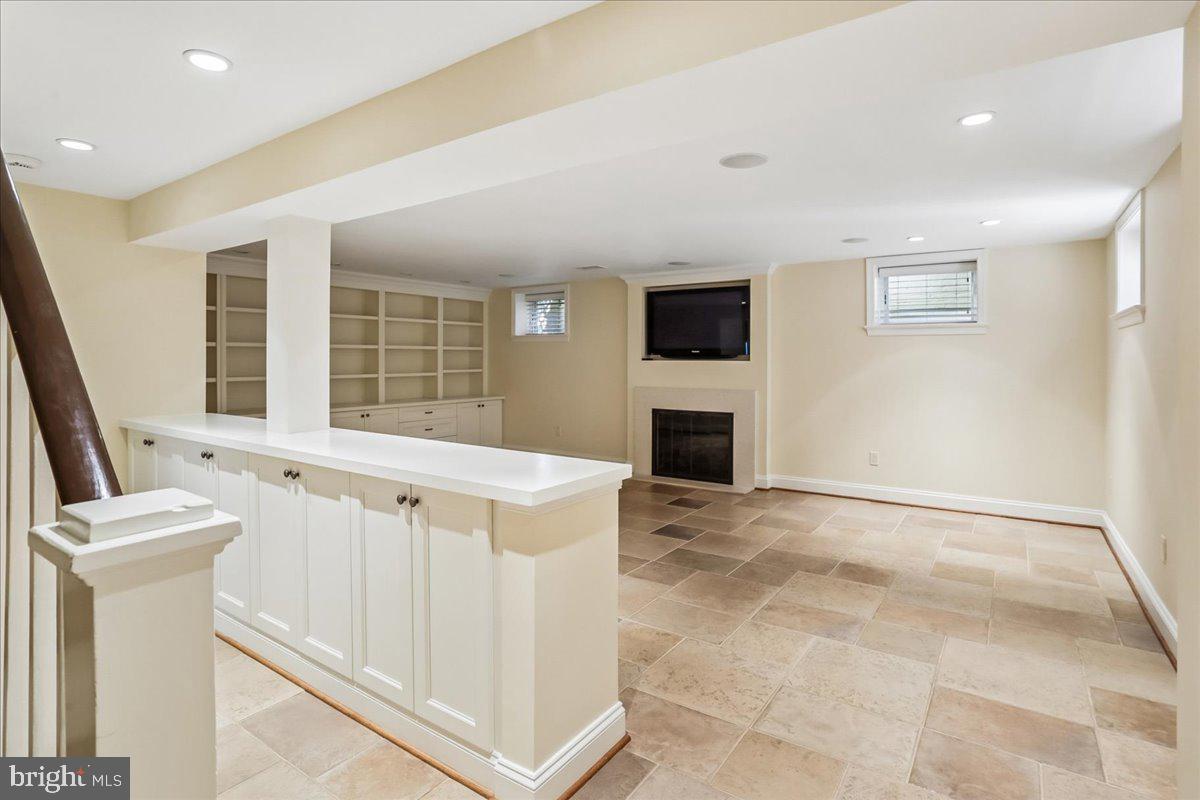 ROLLINGWOOD - Residential