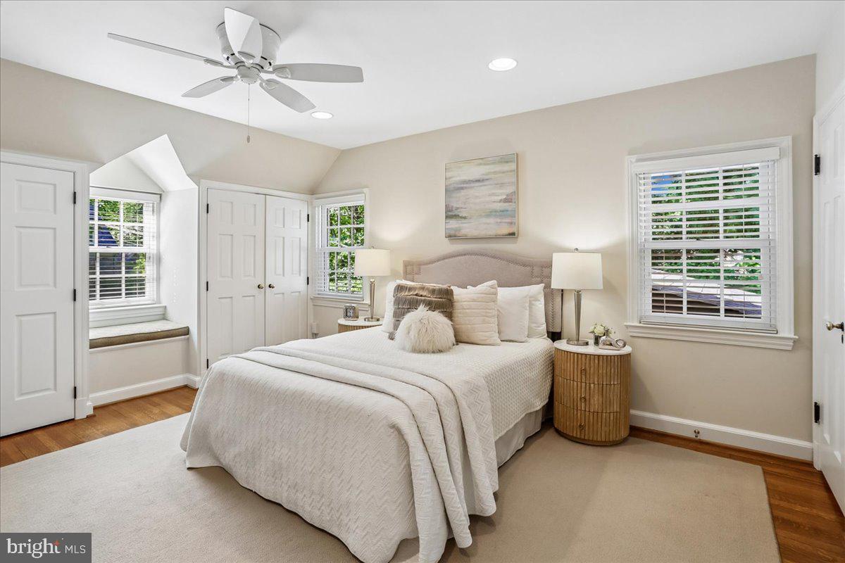 ROLLINGWOOD - Residential
