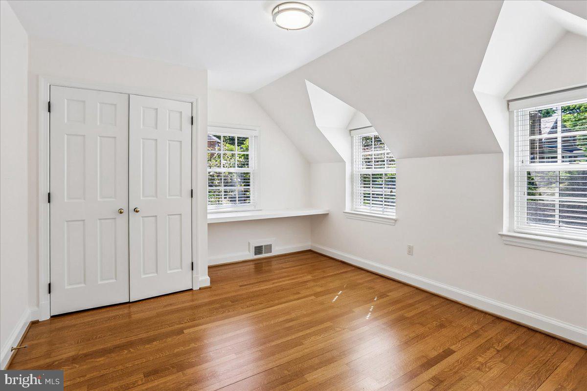 ROLLINGWOOD - Residential