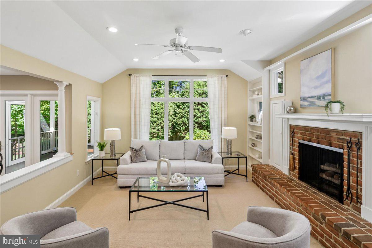 ROLLINGWOOD - Residential