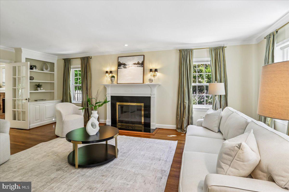 ROLLINGWOOD - Residential
