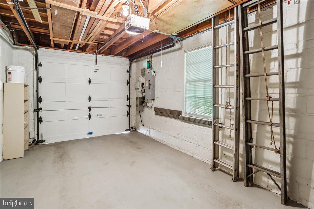 ROLLINGWOOD - Residential