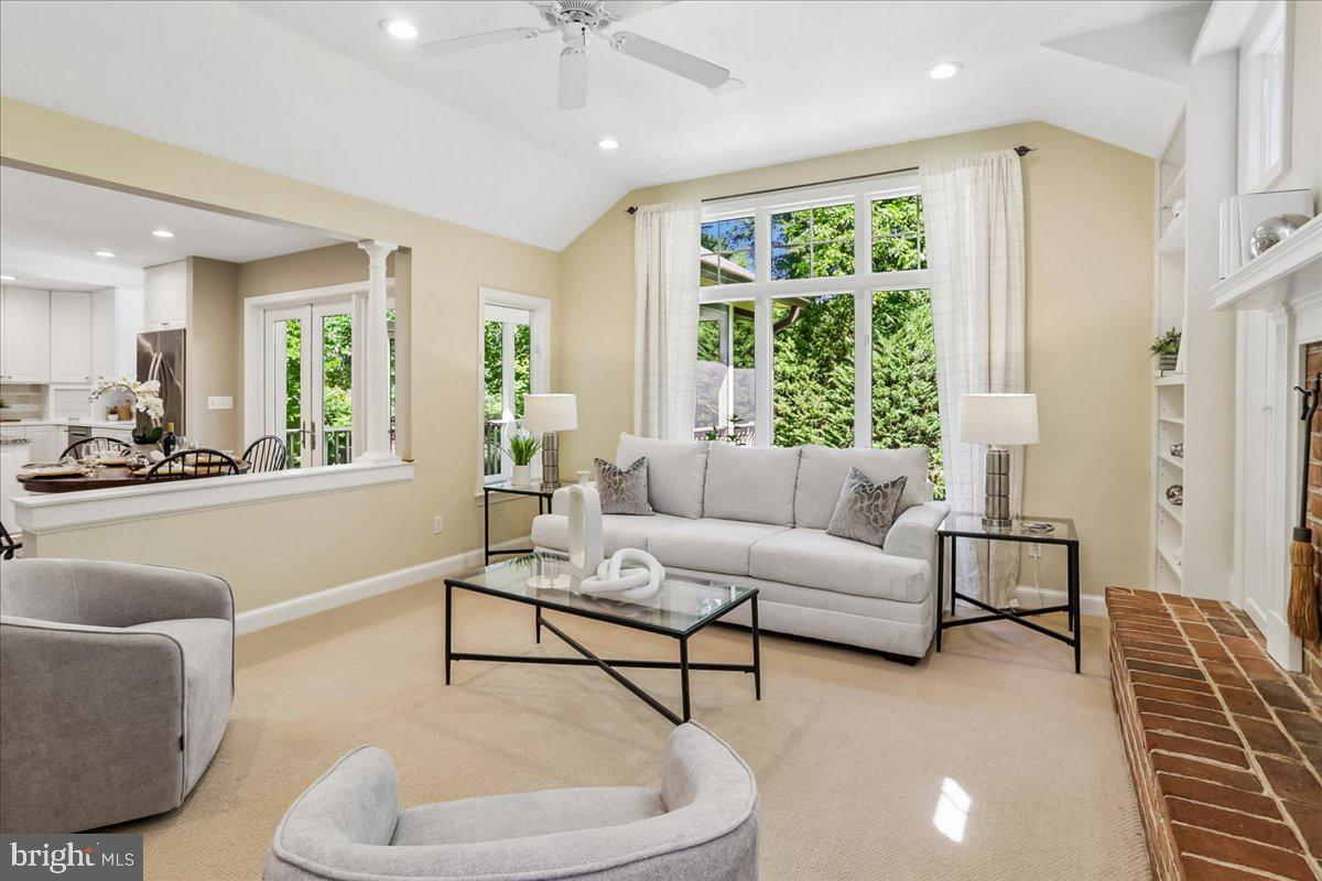 ROLLINGWOOD - Residential
