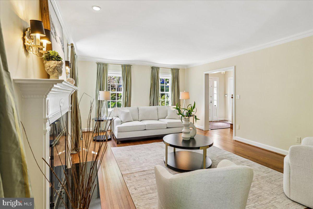 ROLLINGWOOD - Residential