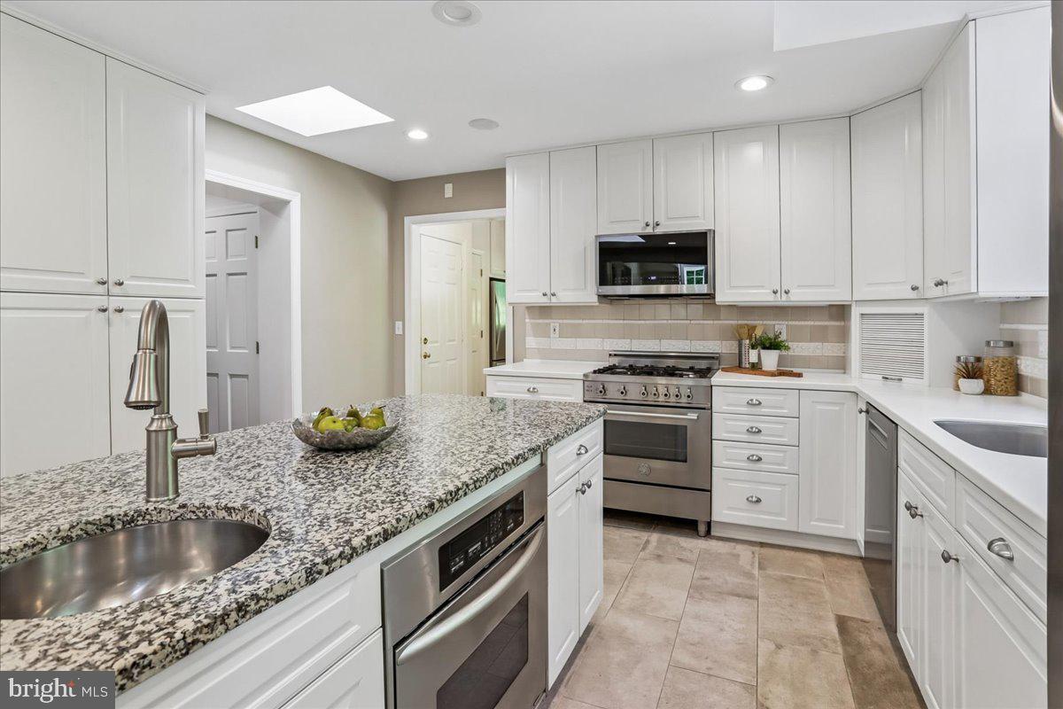 ROLLINGWOOD - Residential