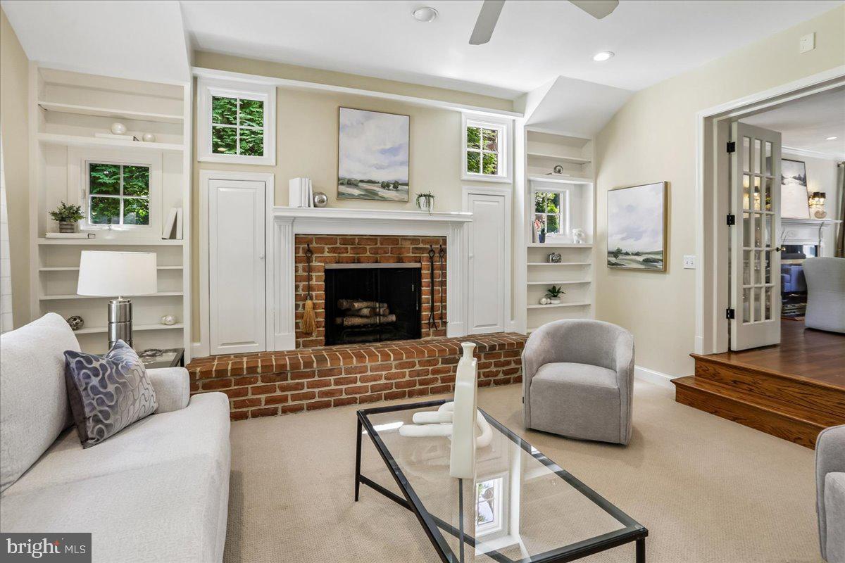 ROLLINGWOOD - Residential