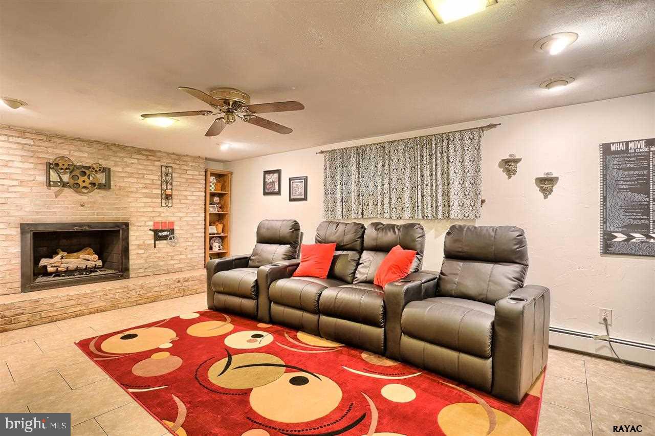 ARLINGTON PARK - Residential