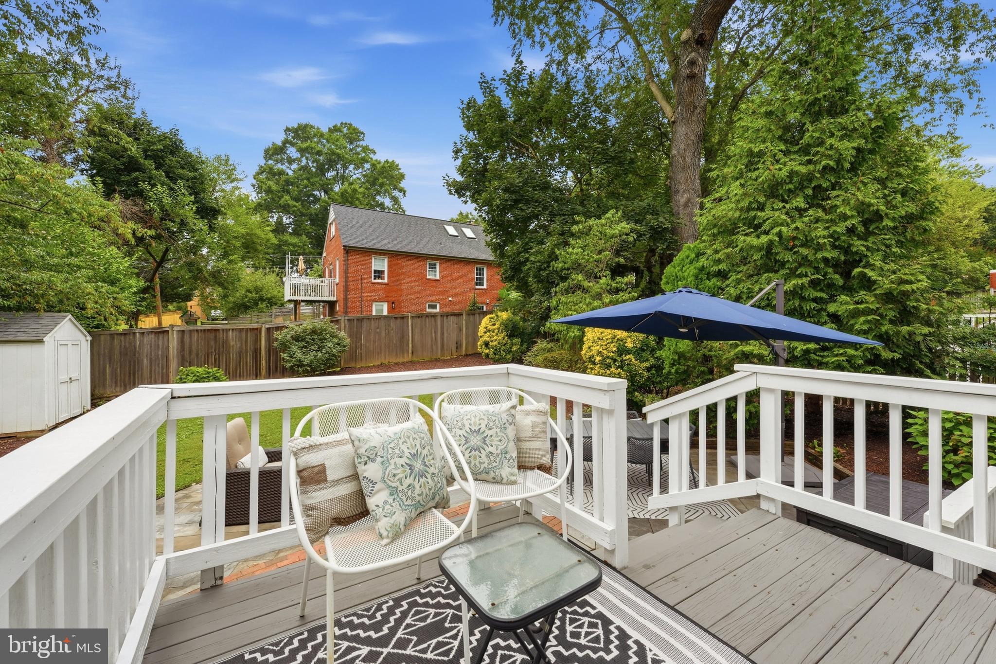 SEVEN OAKS - Residential
