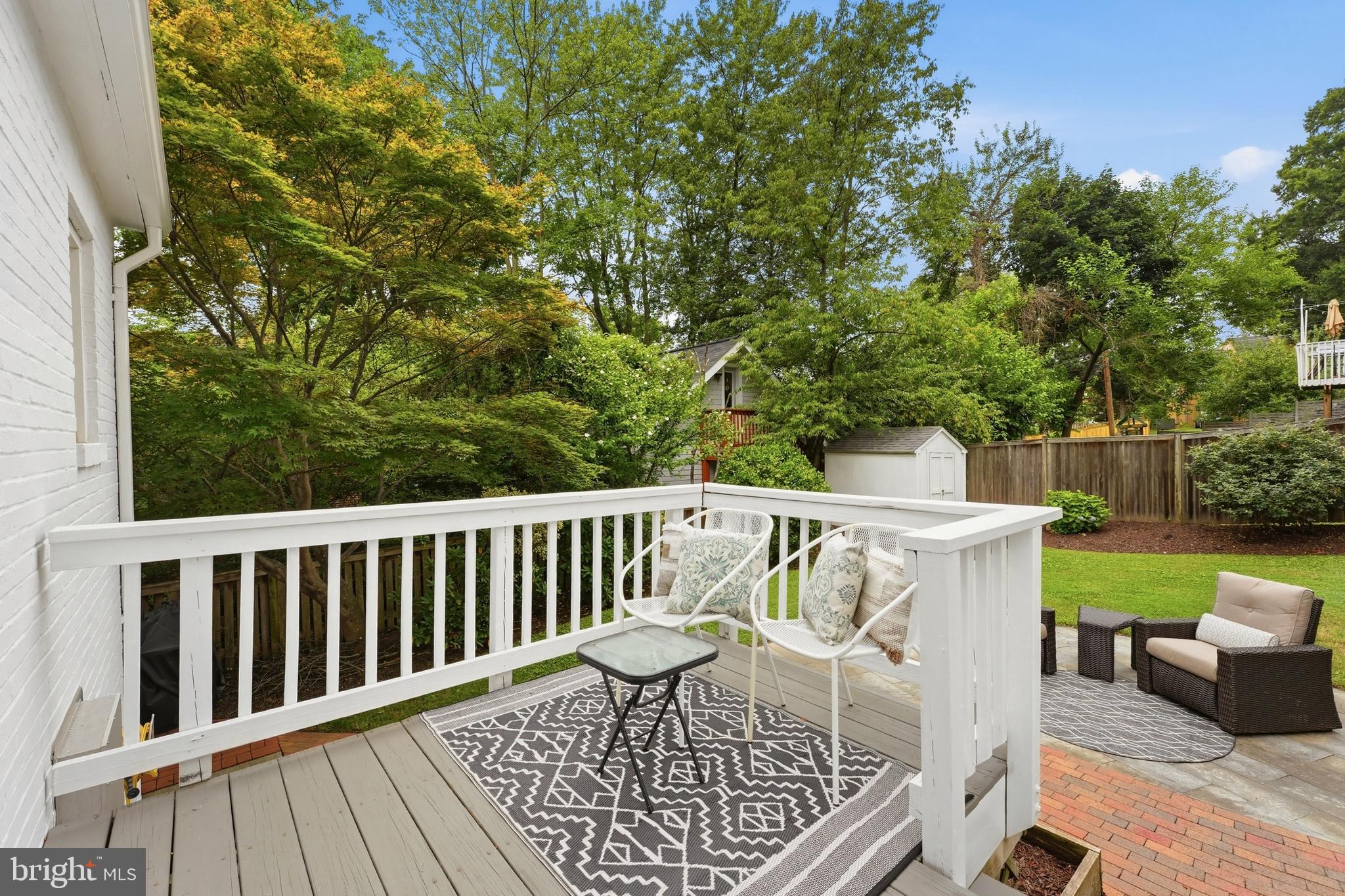 SEVEN OAKS - Residential