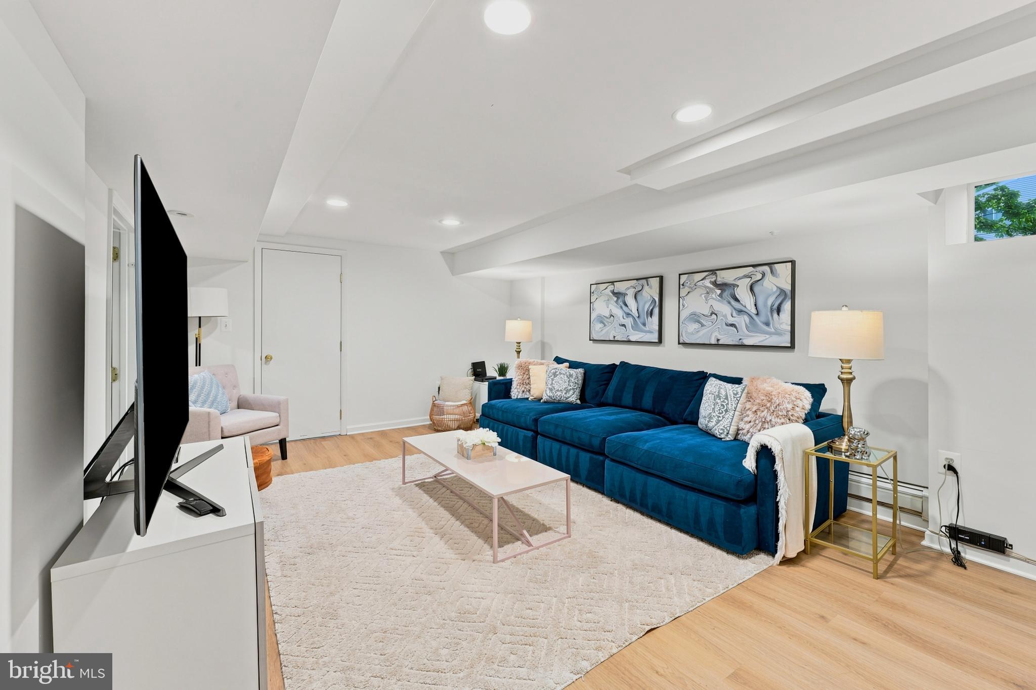 SEVEN OAKS - Residential
