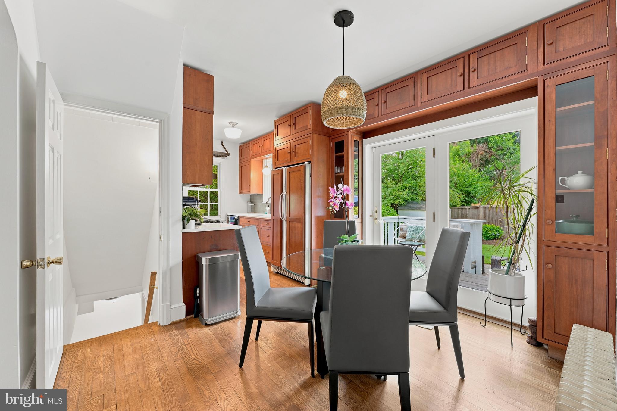 SEVEN OAKS - Residential