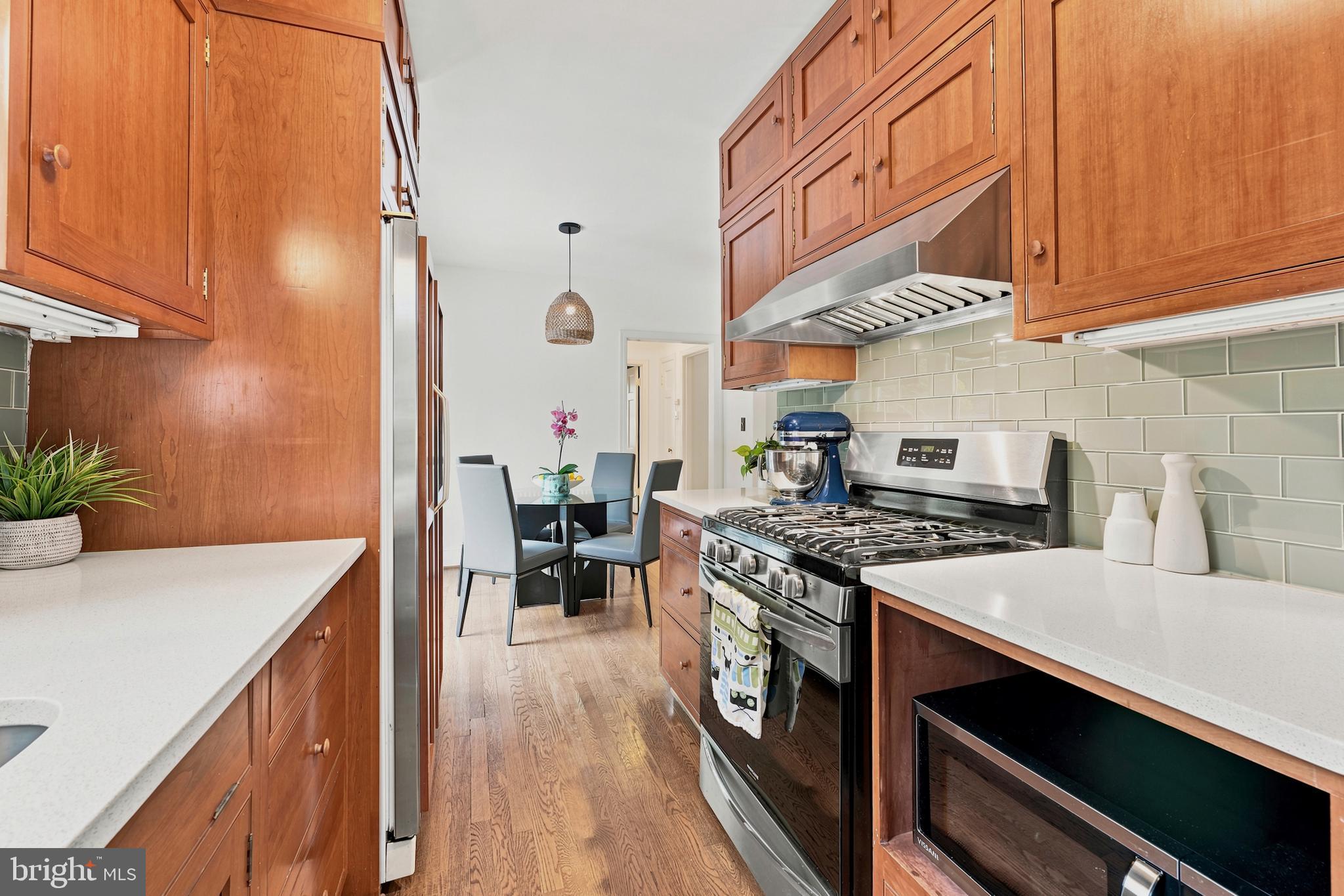 SEVEN OAKS - Residential