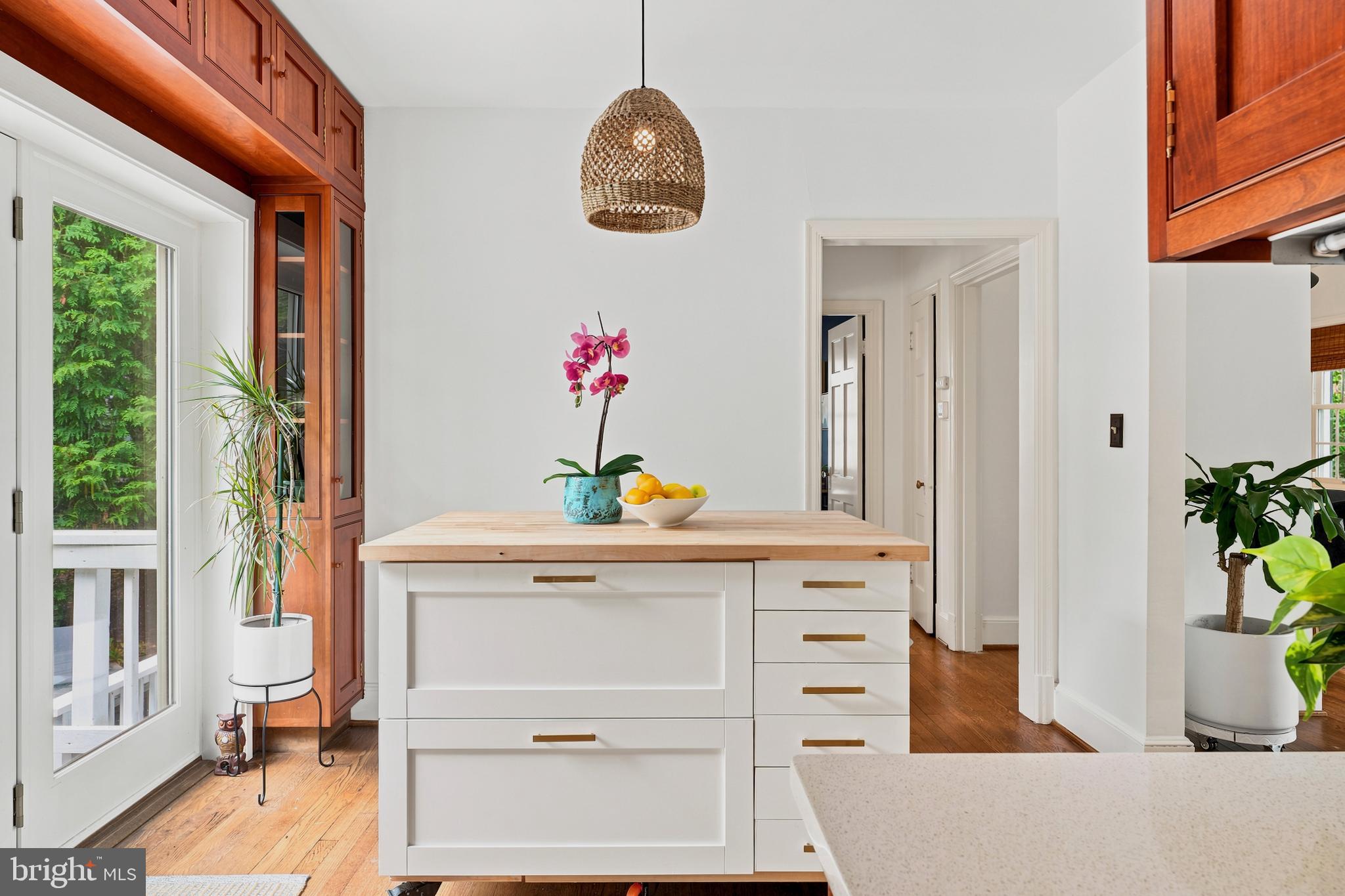 SEVEN OAKS - Residential