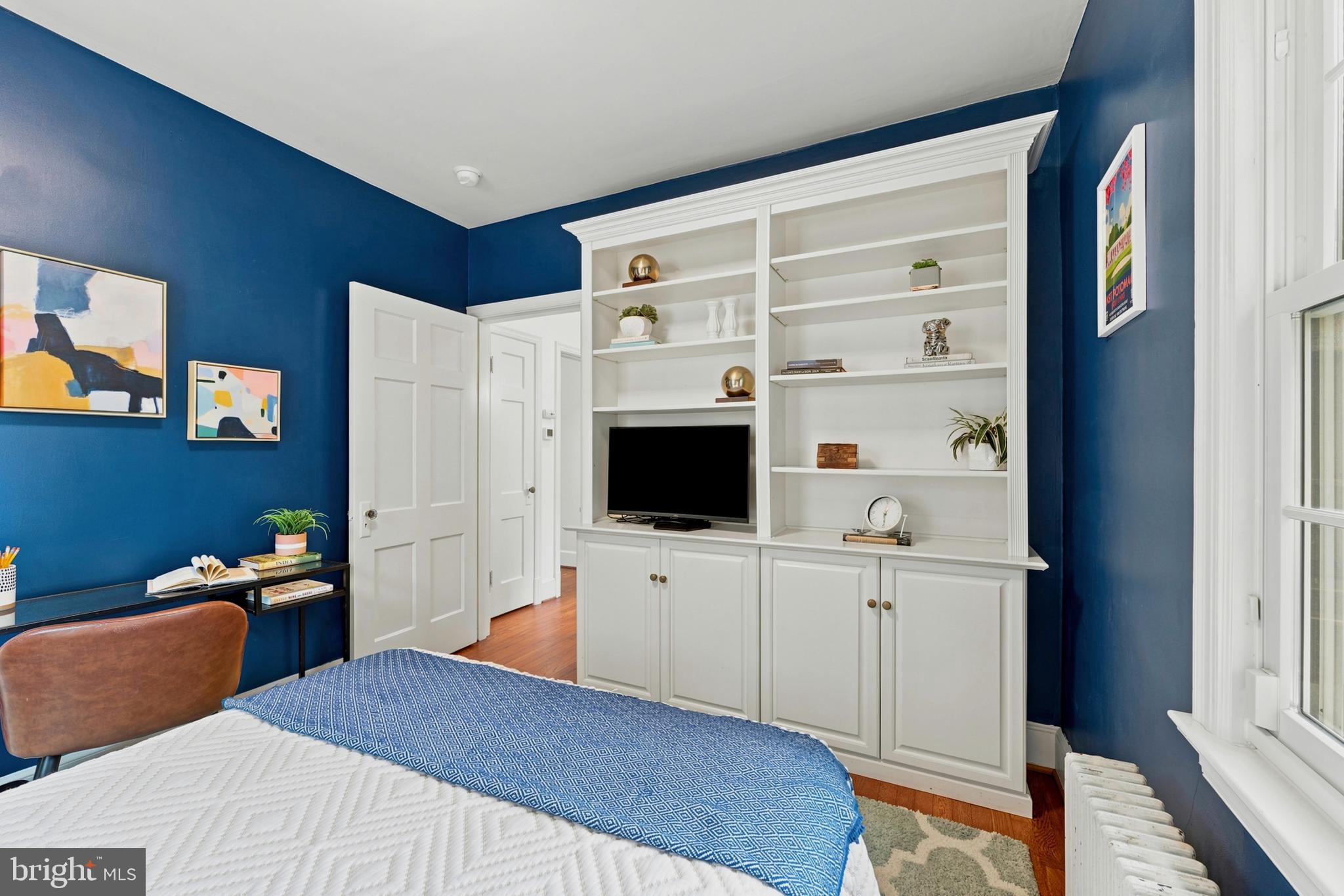 SEVEN OAKS - Residential
