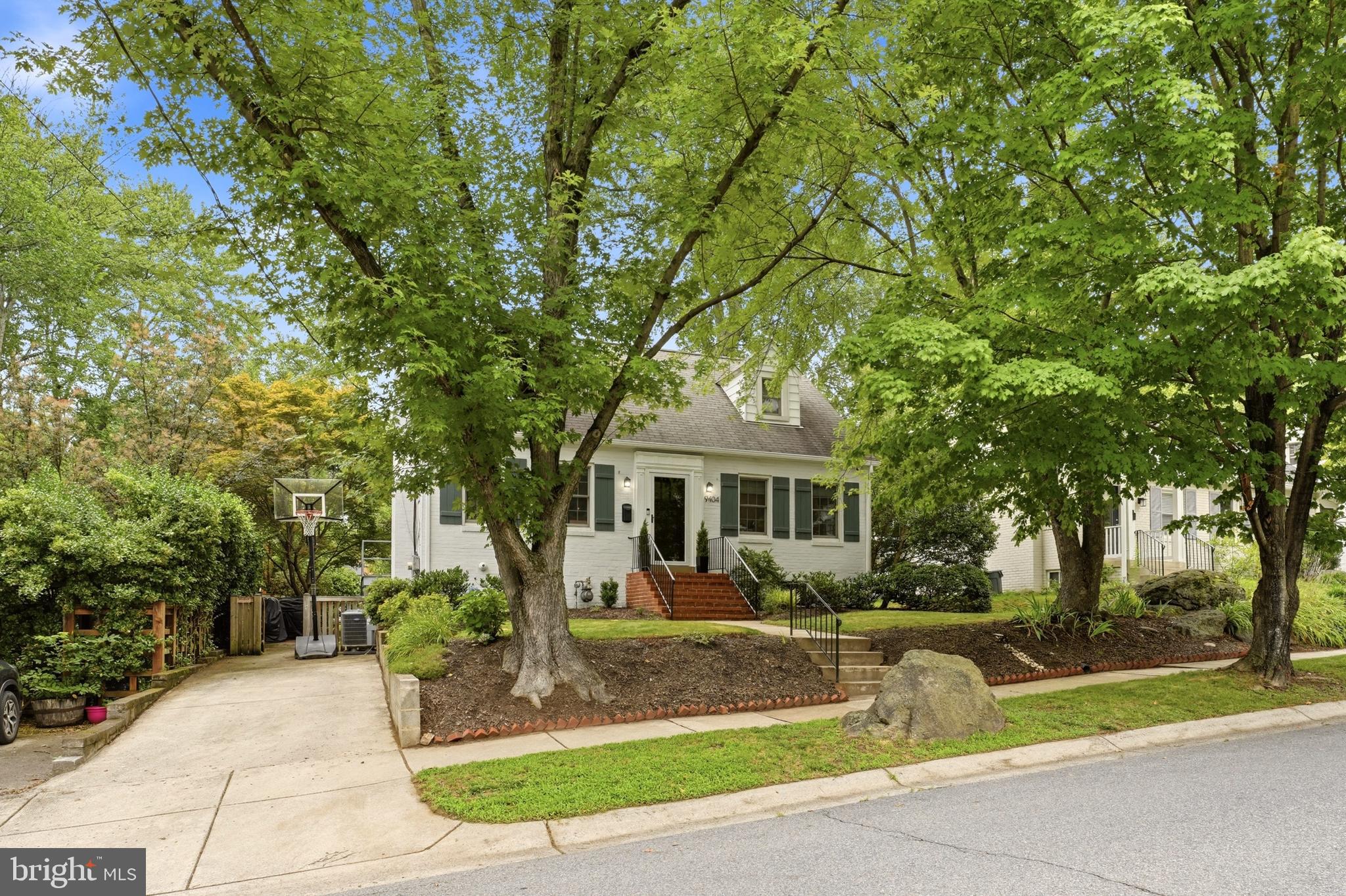 SEVEN OAKS - Residential