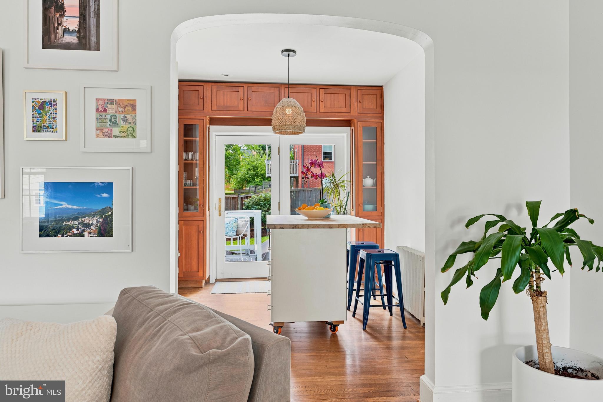 SEVEN OAKS - Residential