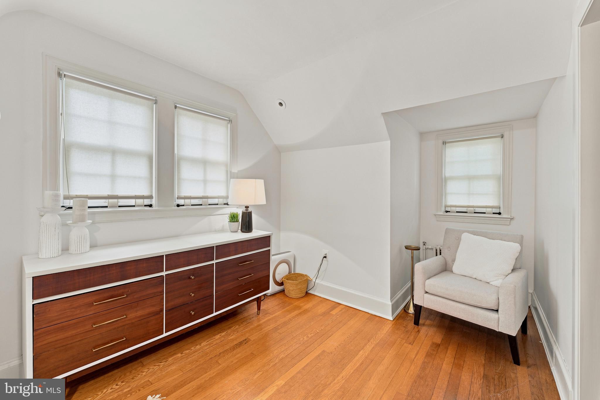 SEVEN OAKS - Residential