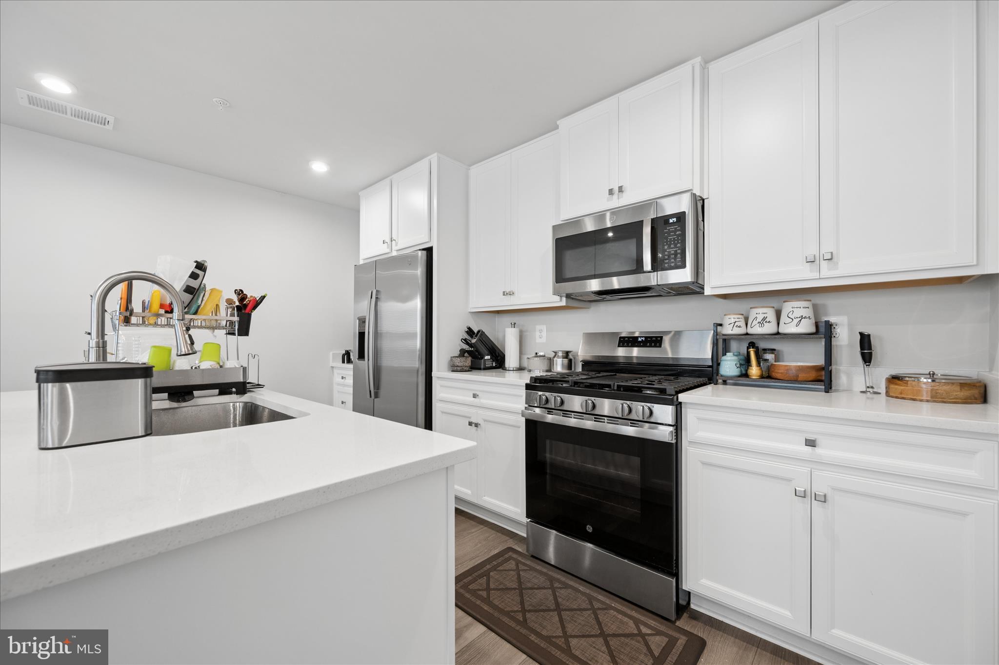 ARCOLA TOWN CENTER CONDO - Residential