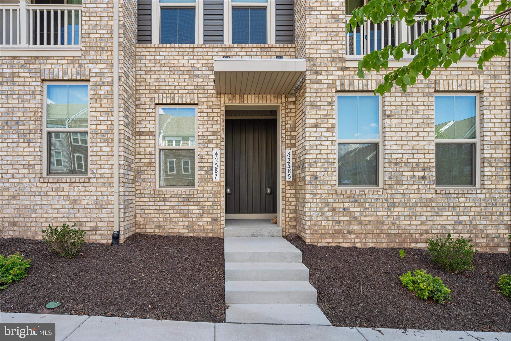 ARCOLA TOWN CENTER CONDO - Residential