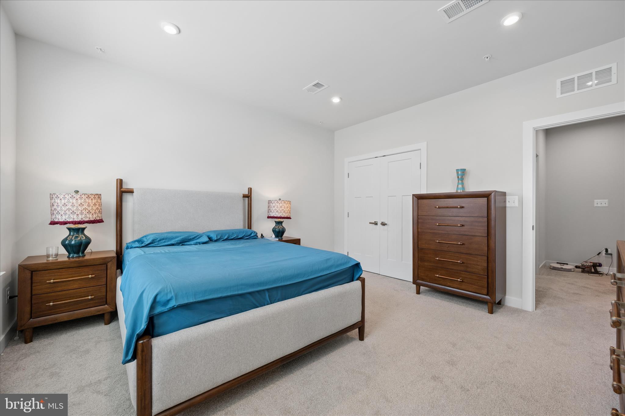 ARCOLA TOWN CENTER CONDO - Residential