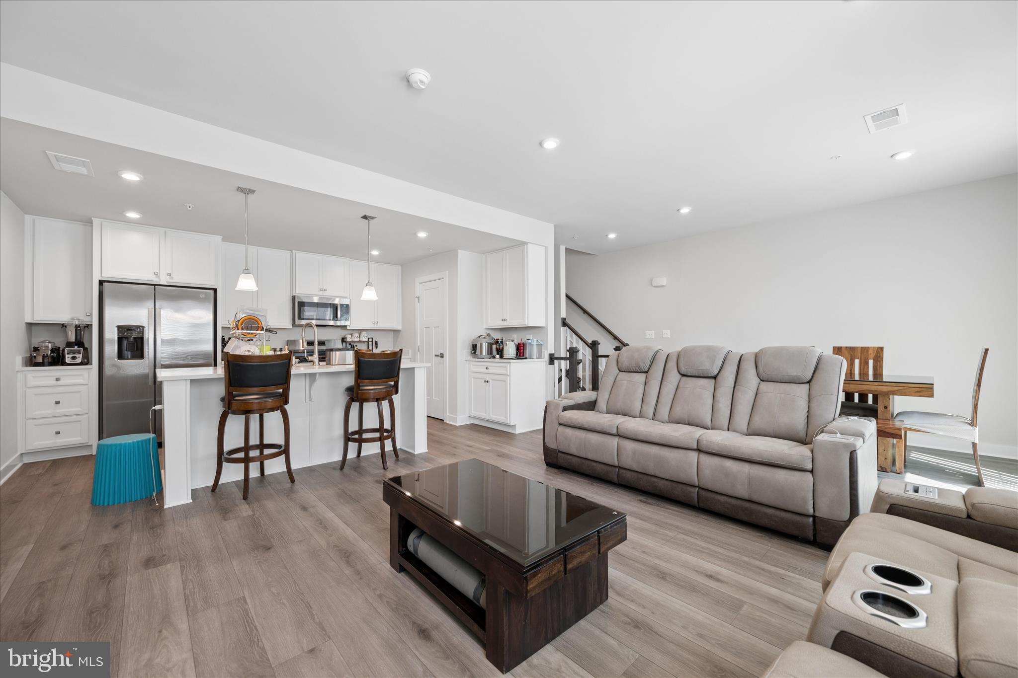 ARCOLA TOWN CENTER CONDO - Residential