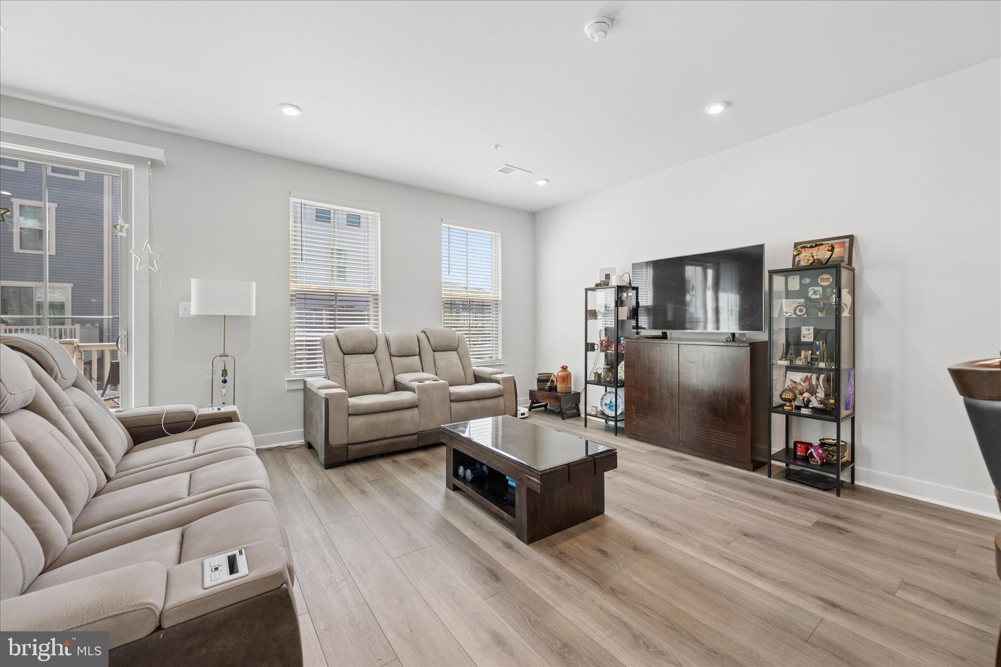 ARCOLA TOWN CENTER CONDO - Residential