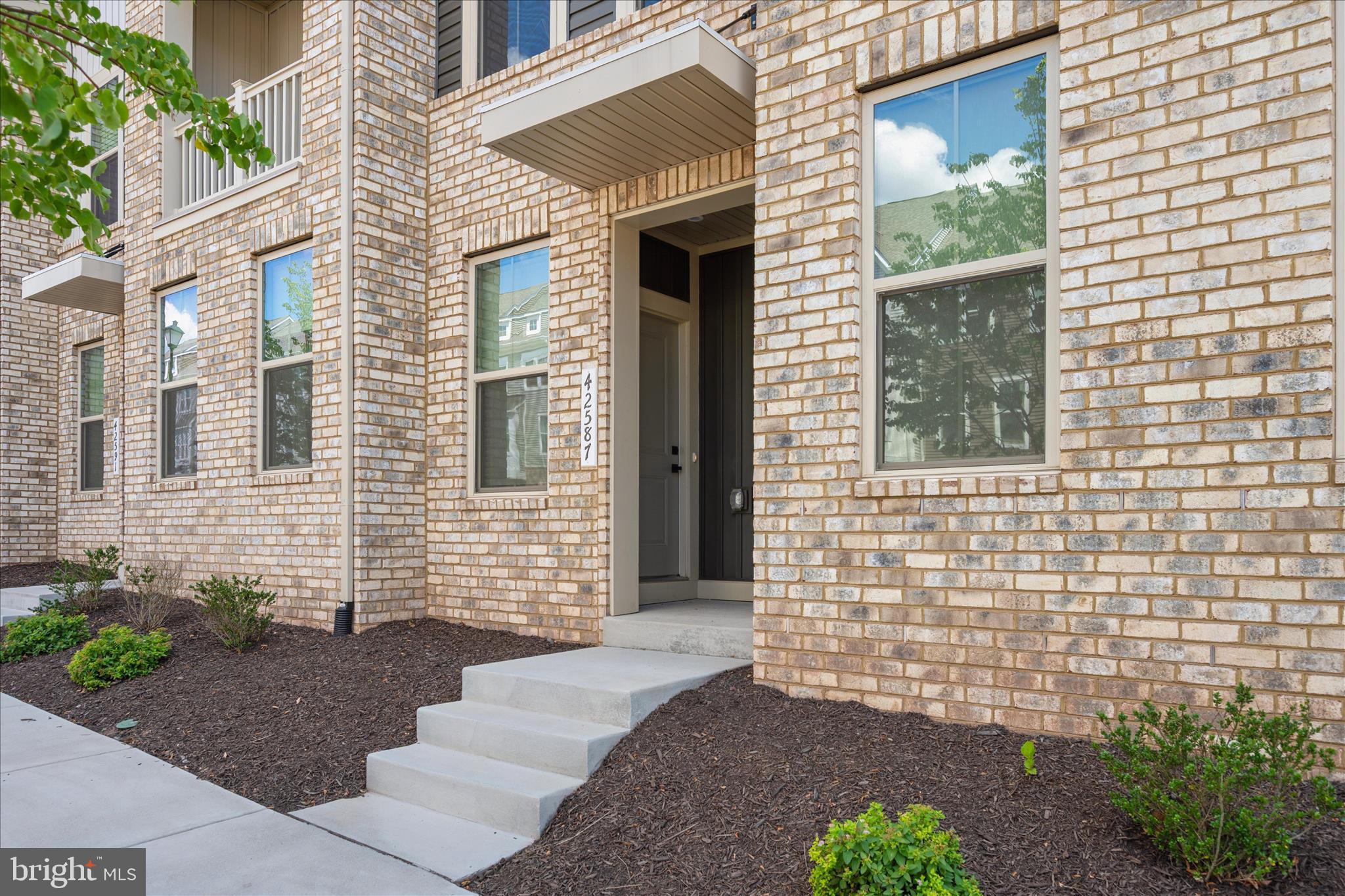 ARCOLA TOWN CENTER CONDO - Residential