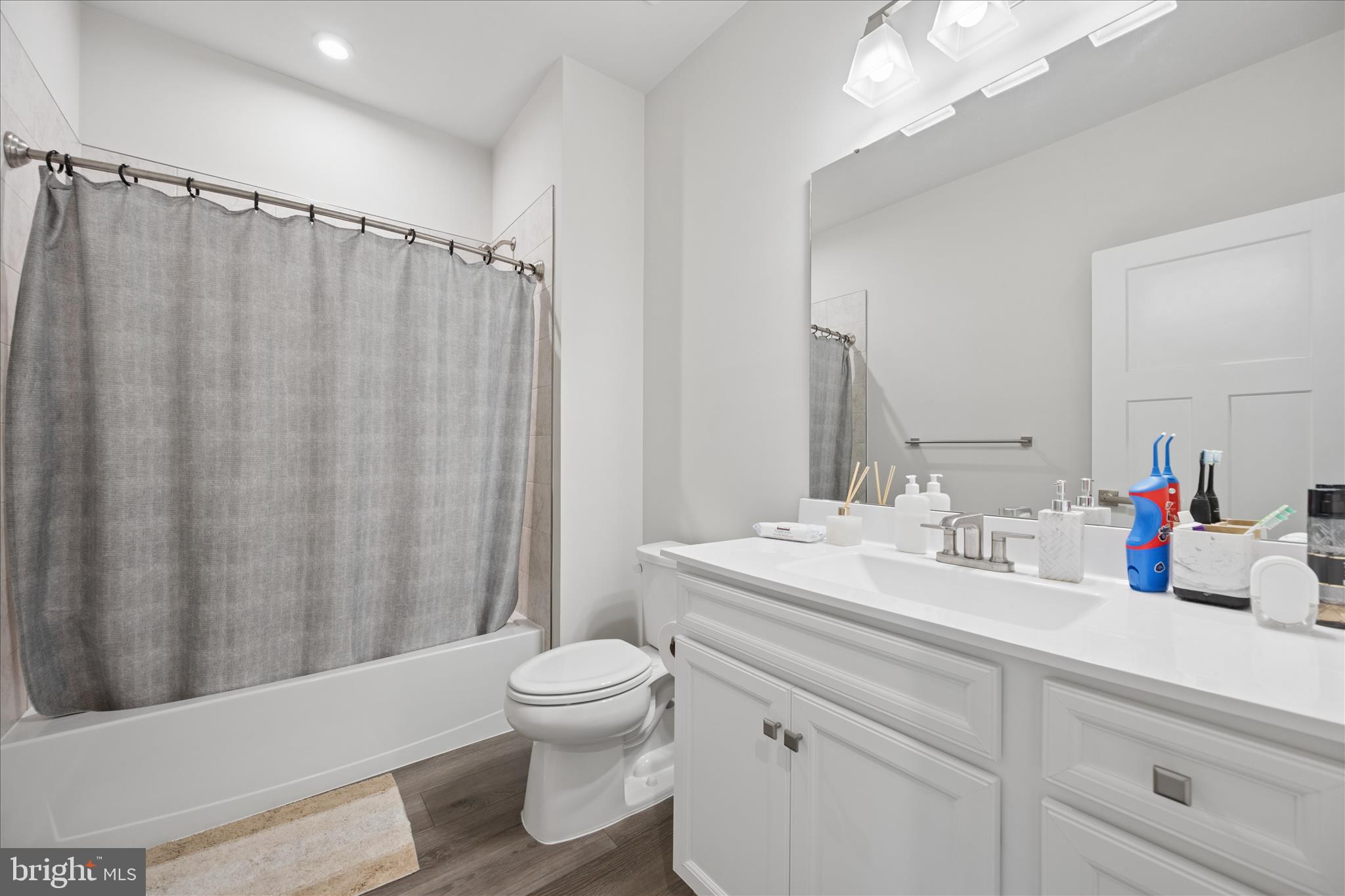 ARCOLA TOWN CENTER CONDO - Residential