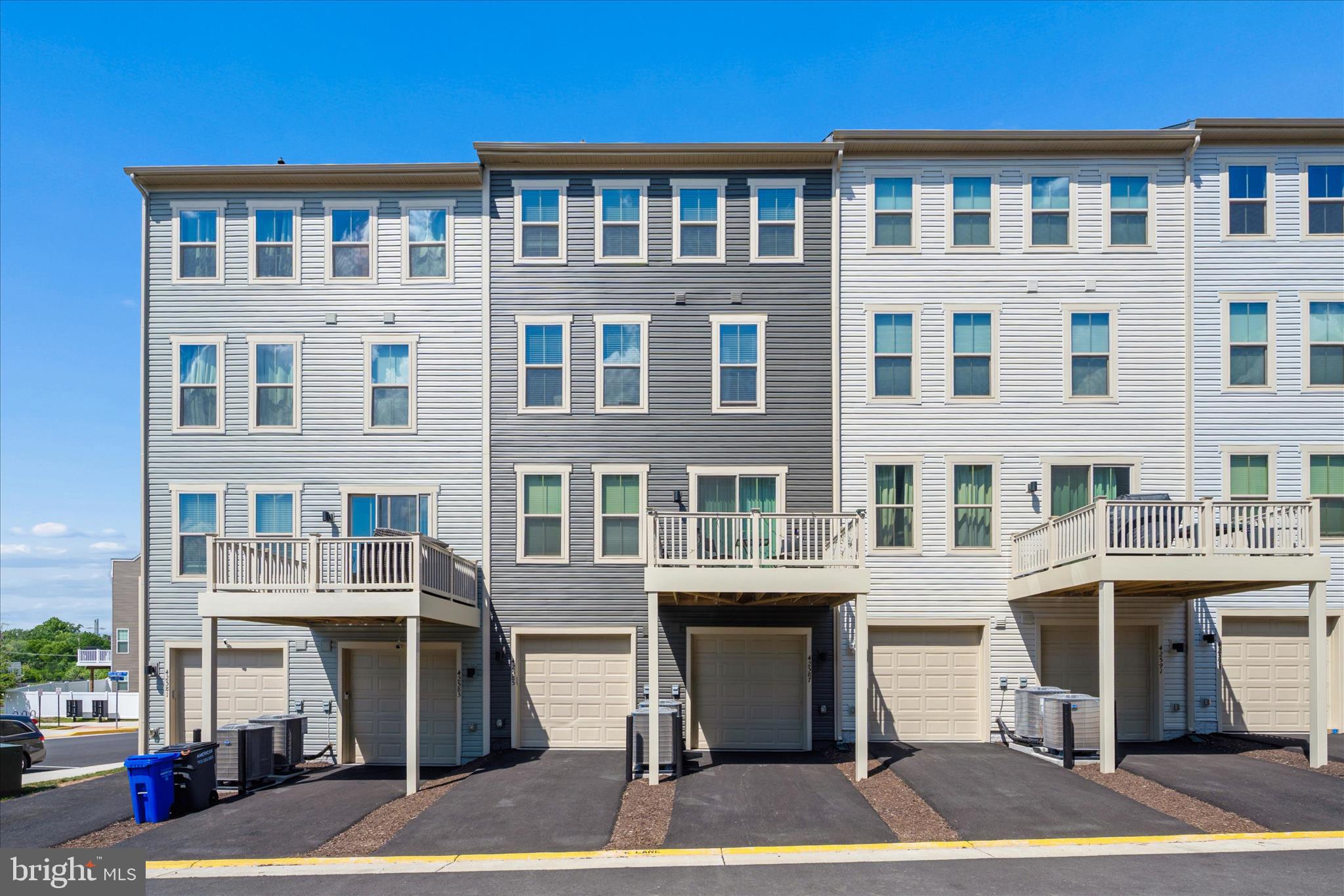 ARCOLA TOWN CENTER CONDO - Residential