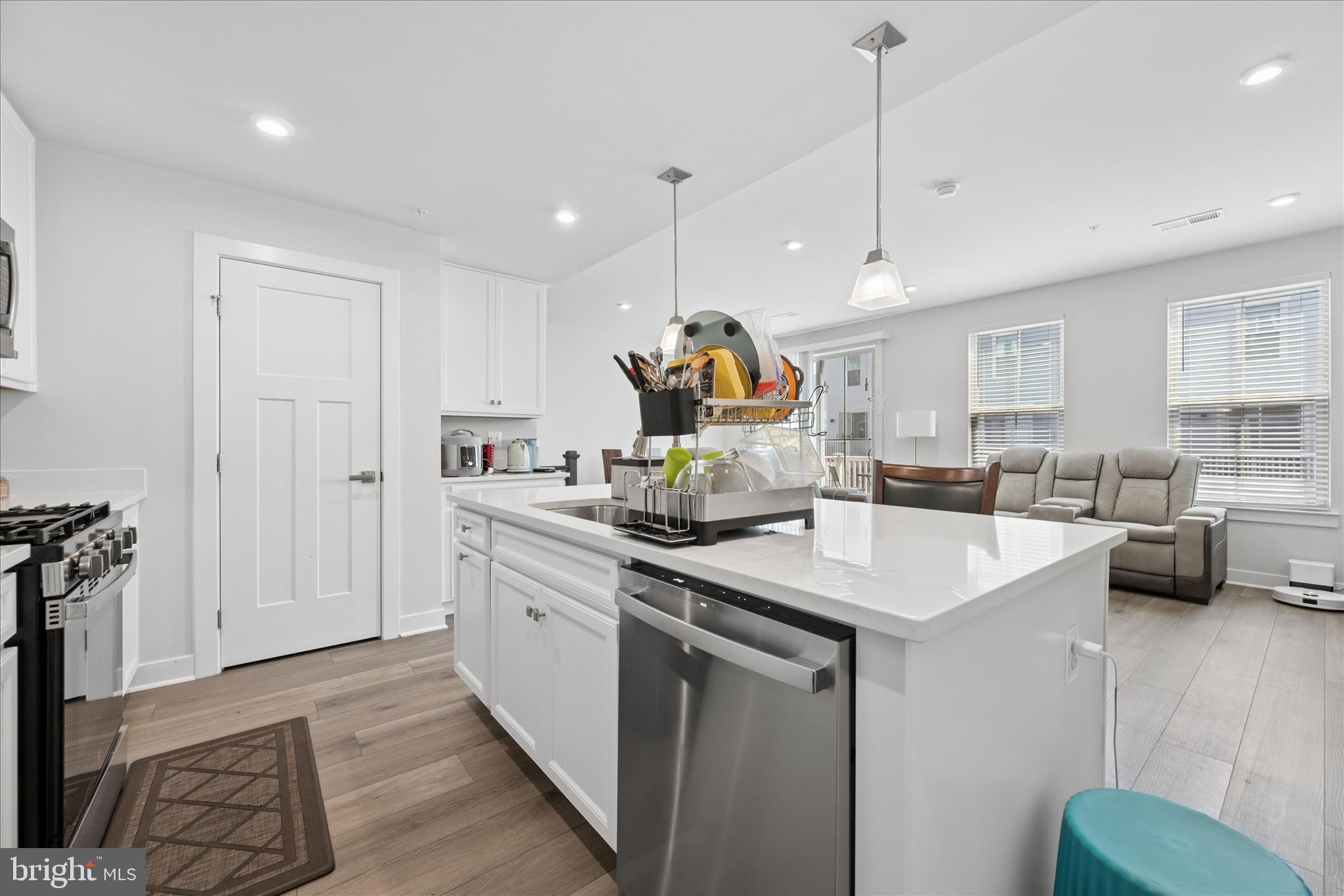 ARCOLA TOWN CENTER CONDO - Residential