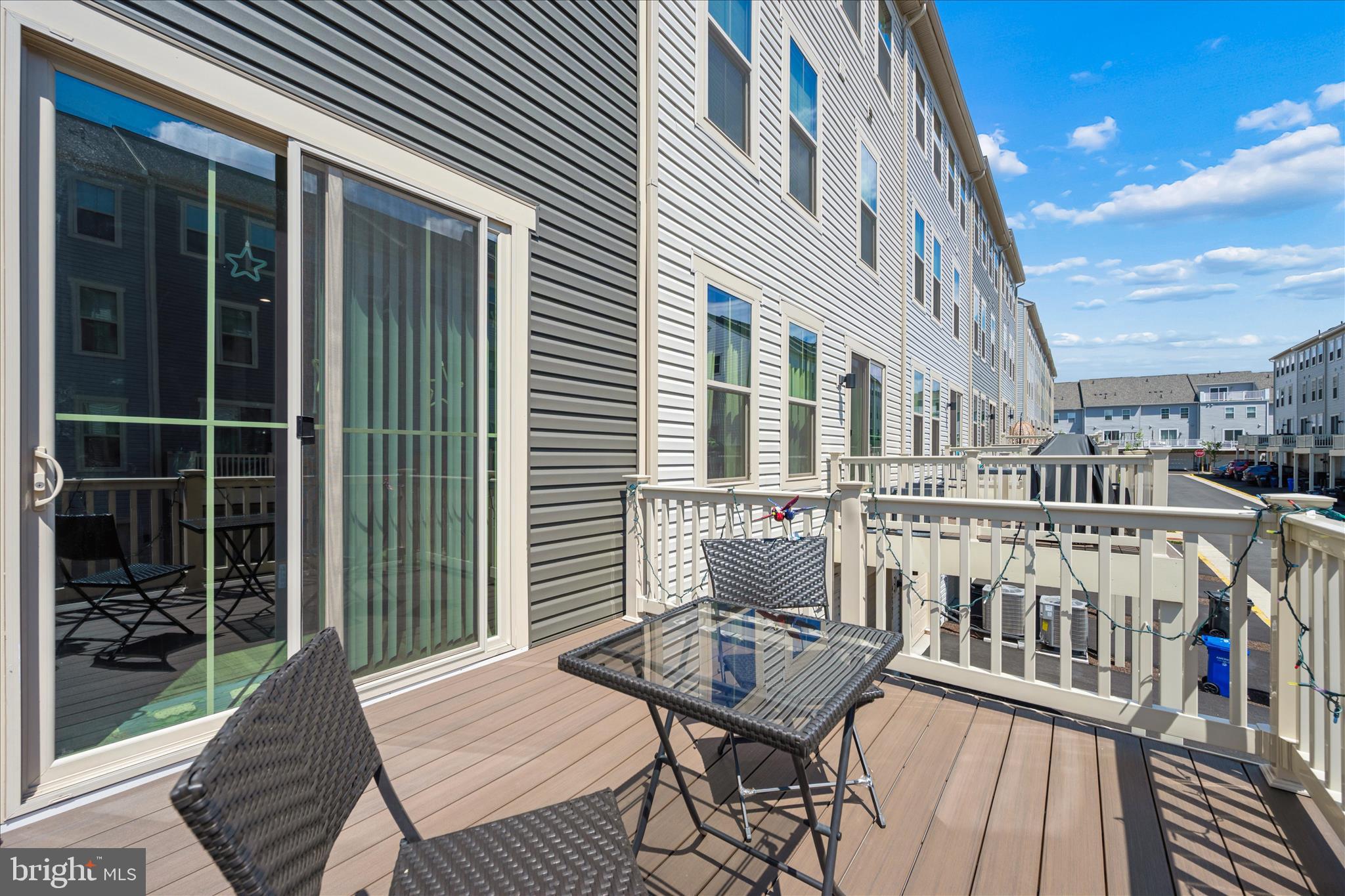 ARCOLA TOWN CENTER CONDO - Residential
