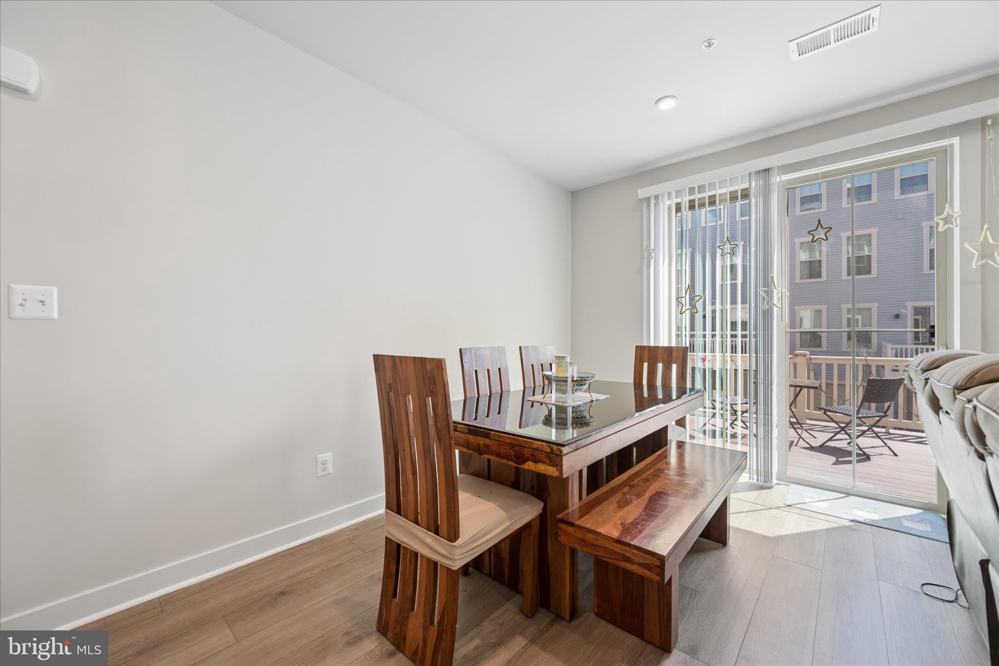 ARCOLA TOWN CENTER CONDO - Residential