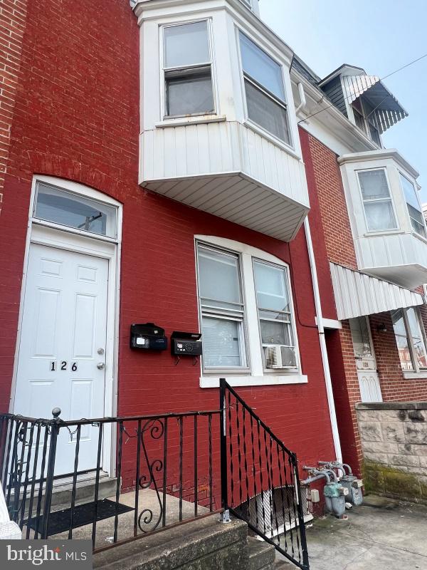 DOWNTOWN YORK - Residential Lease