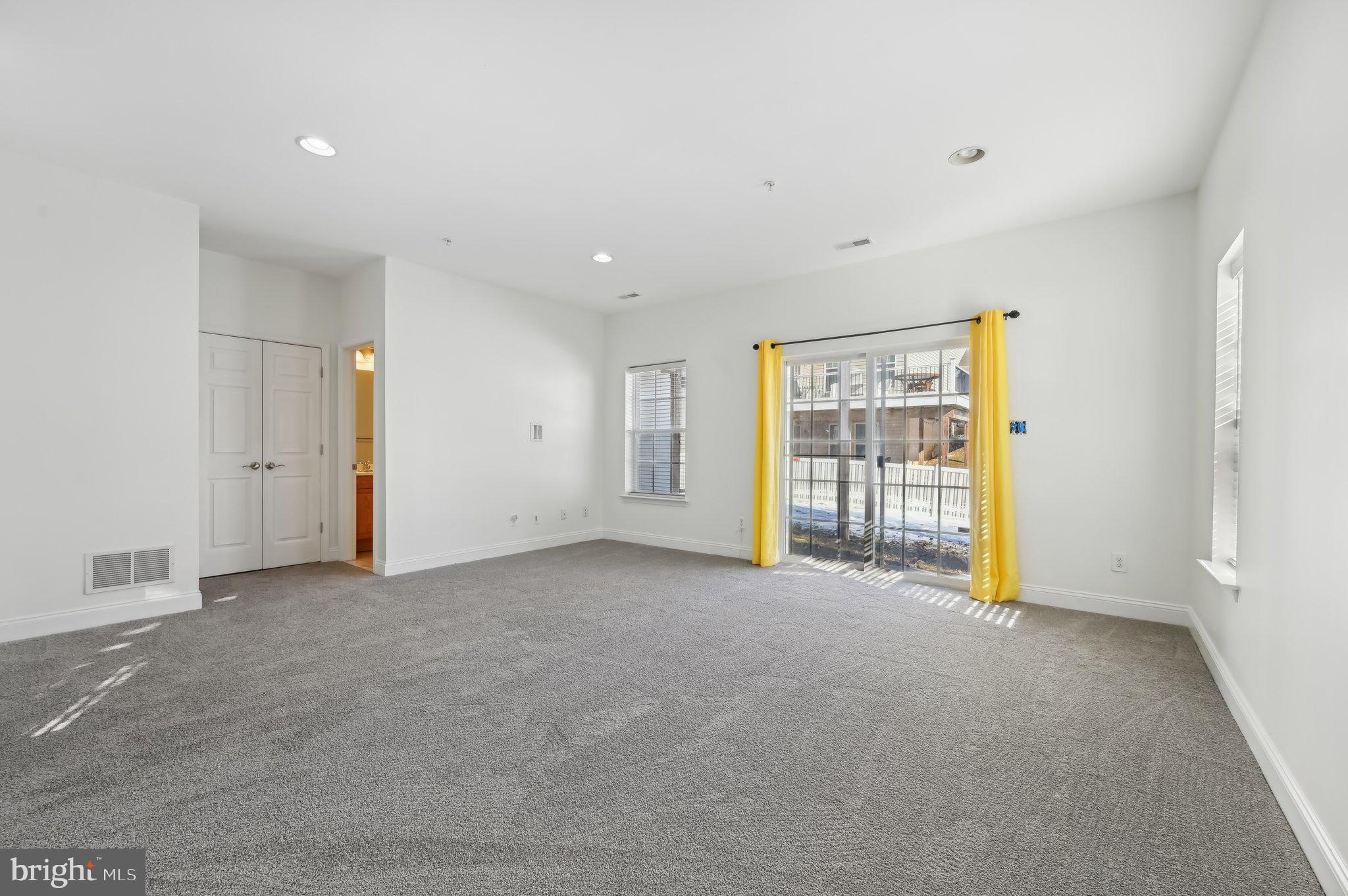 MONMOUTH MEADOWS - Residential