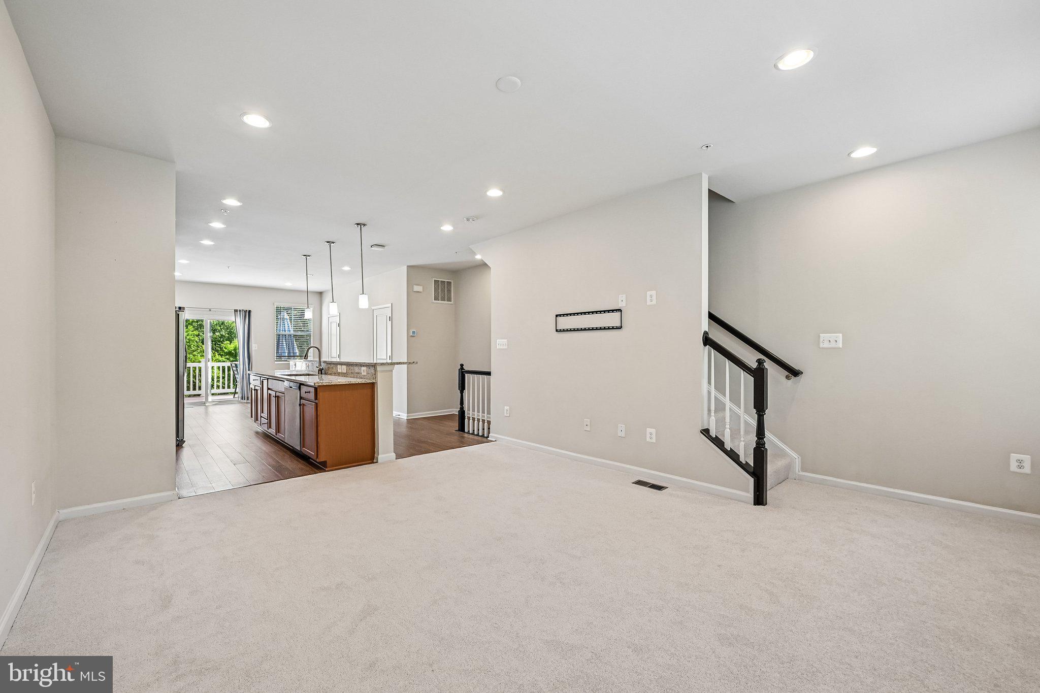 OXFORD SQUARE - Residential