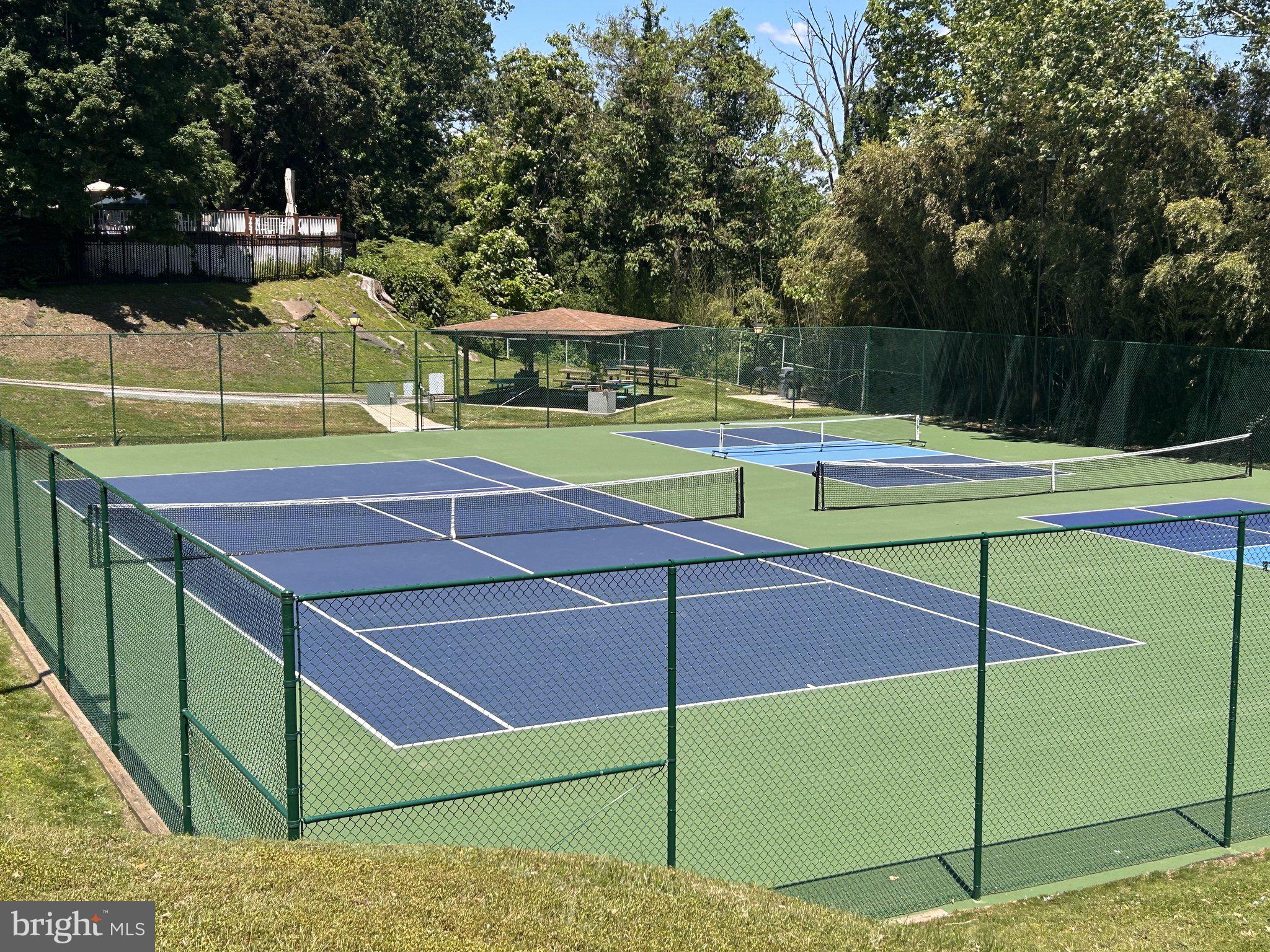 OAK HILL - Residential